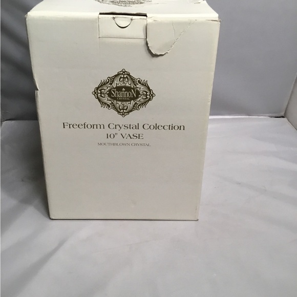 SHANNON NWT FREEFORM CRYSTAL COLLECTION SCALLOPS VASE - Picture 7 of 7